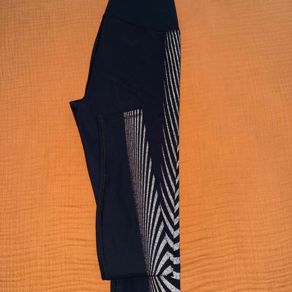 ALO Yoga Black Leggings with reflective Stripes
